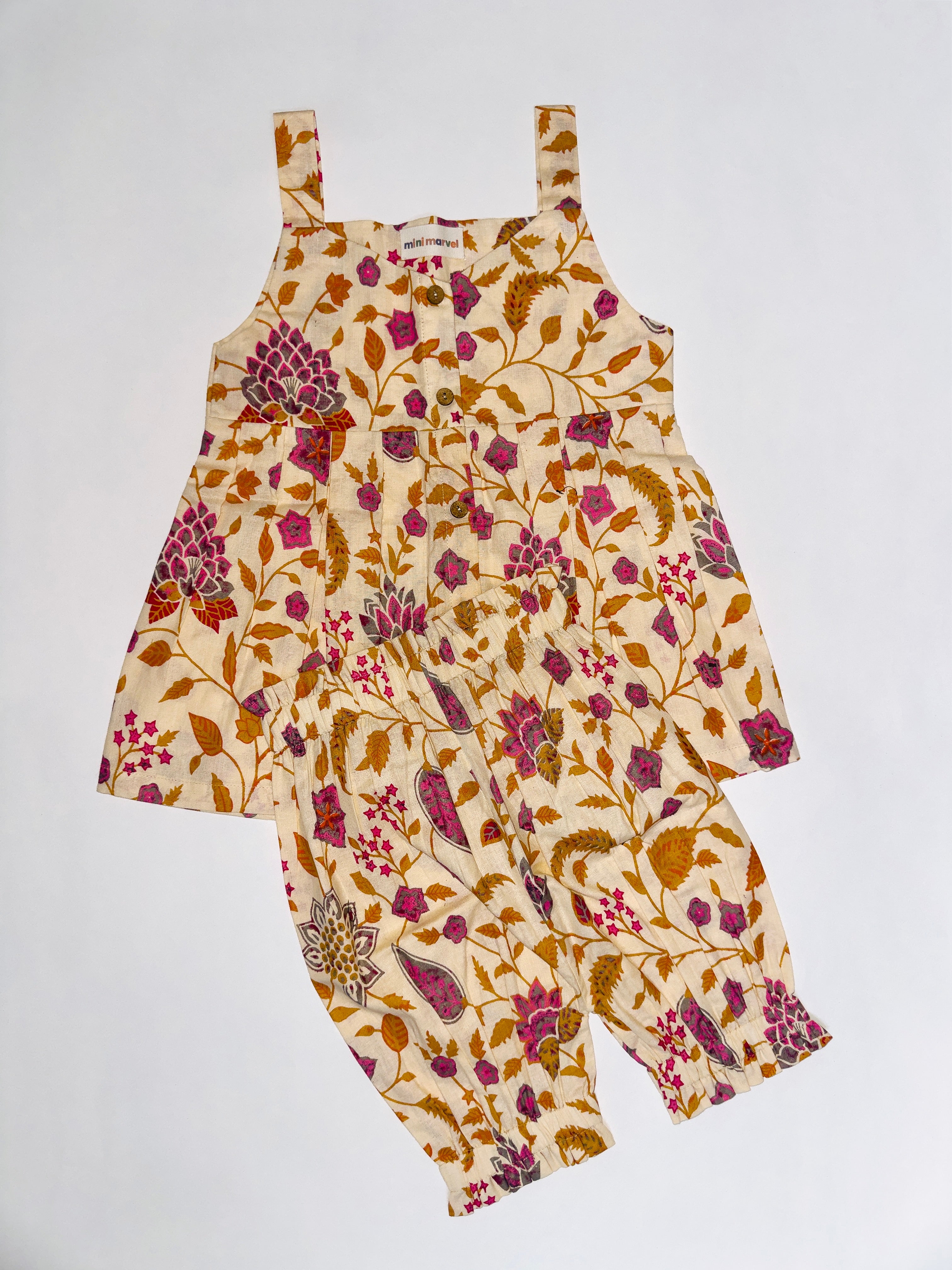 Stylish printed top and pant set for baby girls