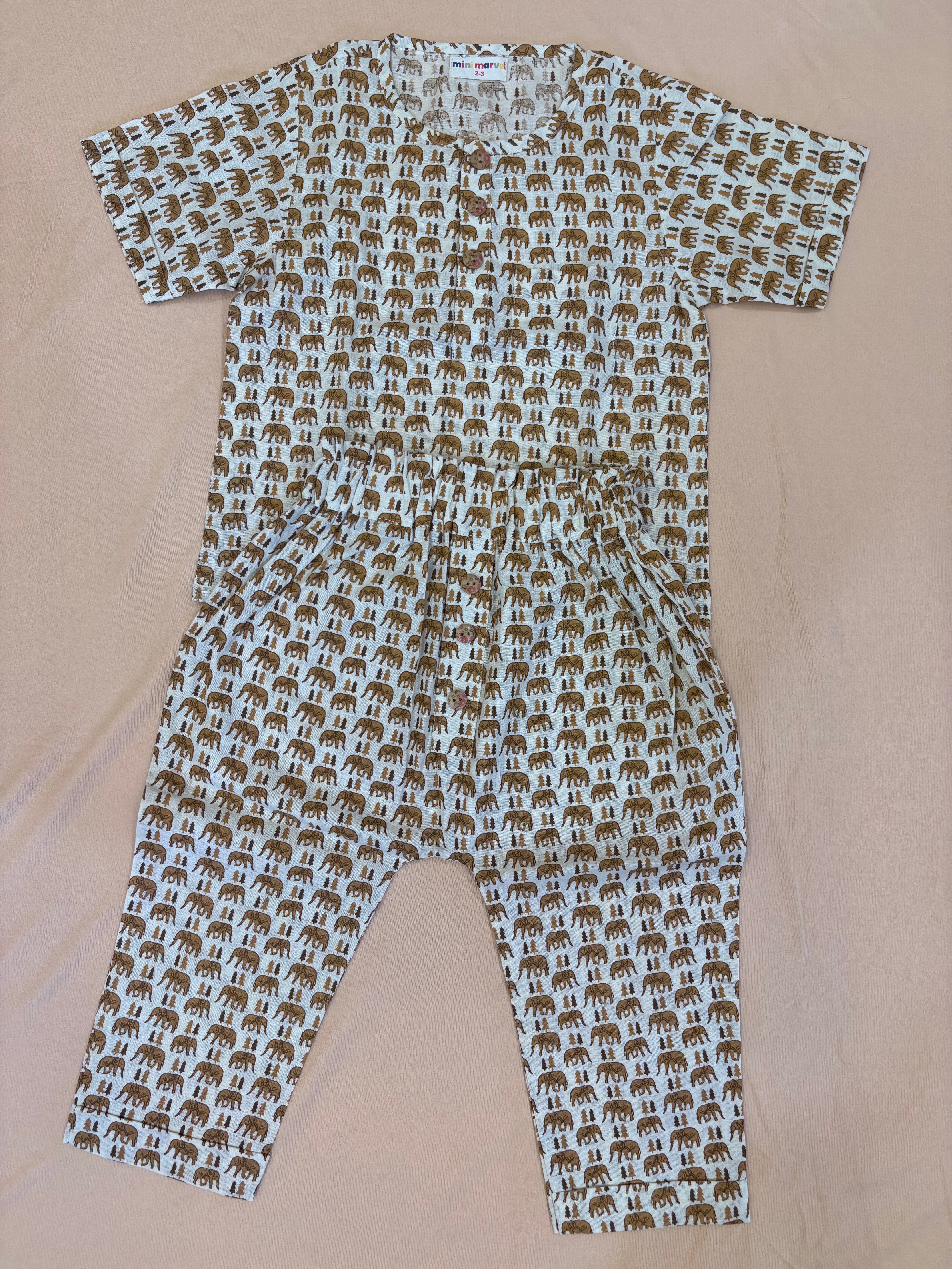 Elephant Royale Signature Set