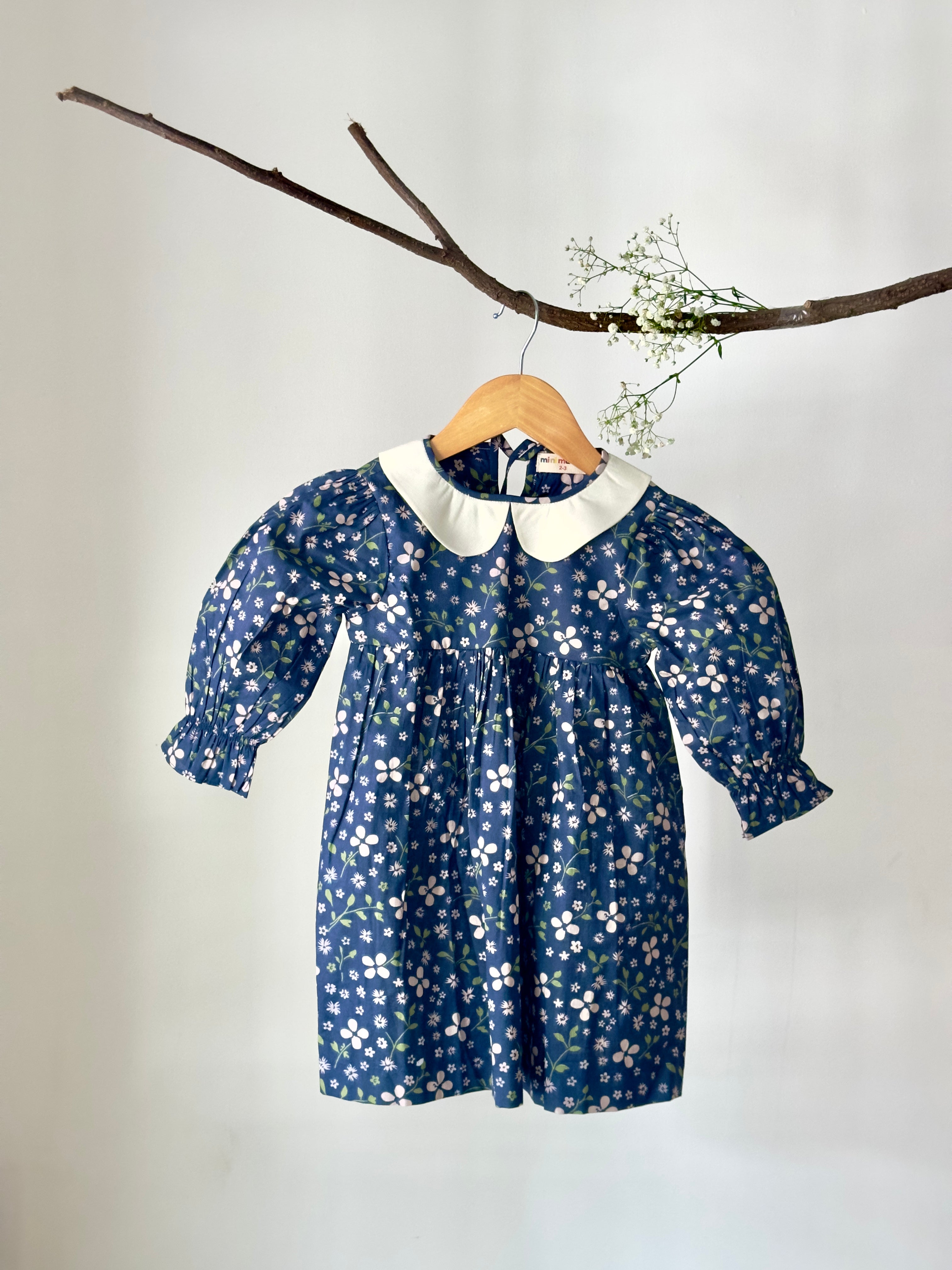 Baby girl vintage collar dress in breathable cotton