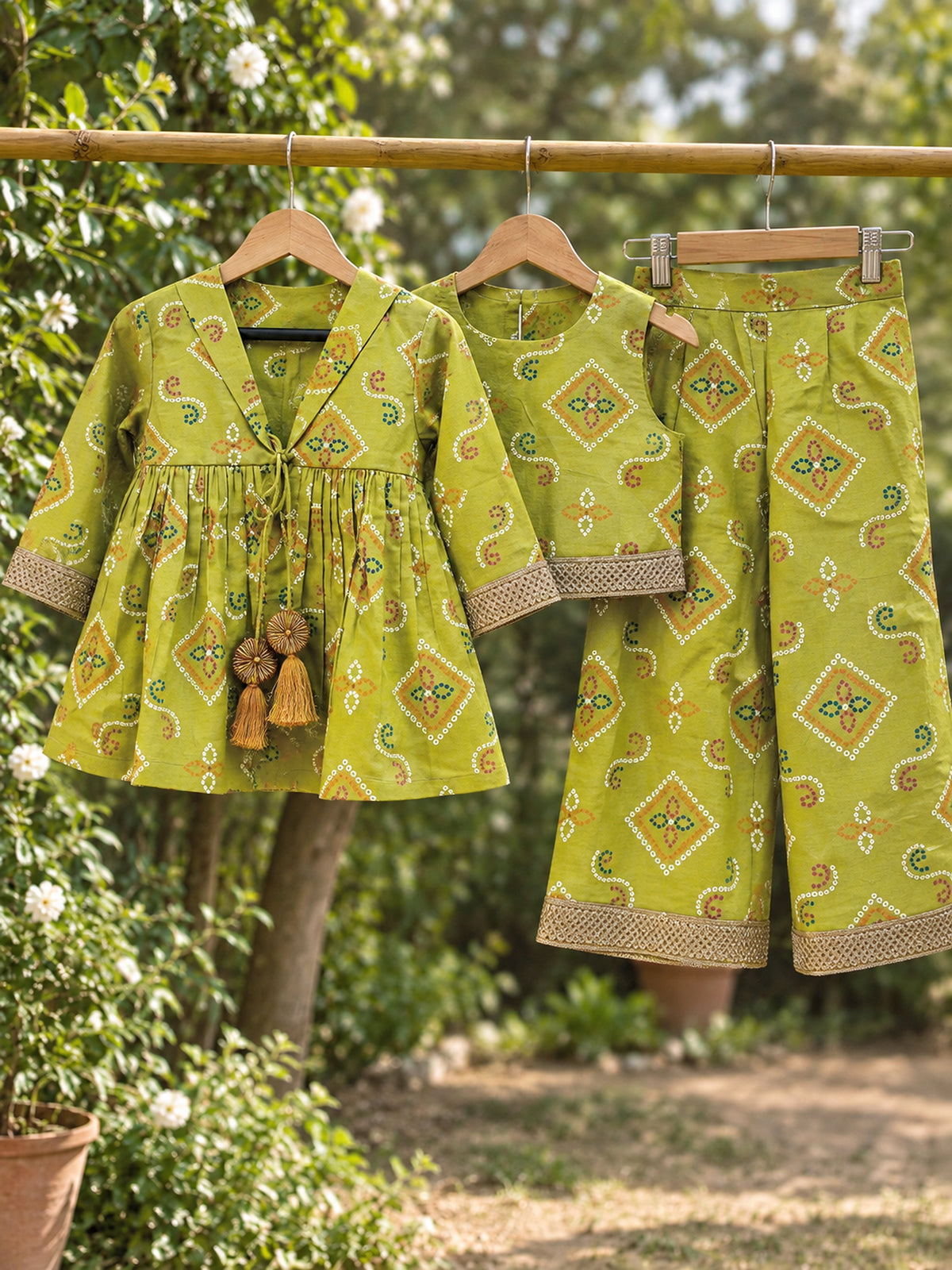 Mehendi Royale 3-Piece Ethnic Set