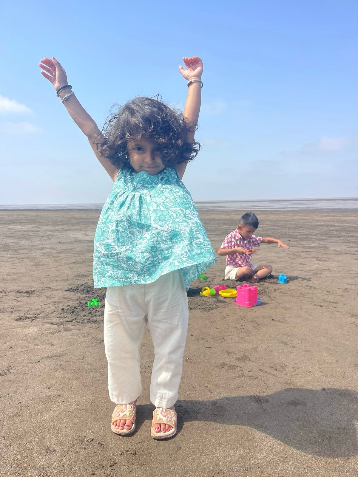 Stylish summer outfit for baby girls – Mini Marvel